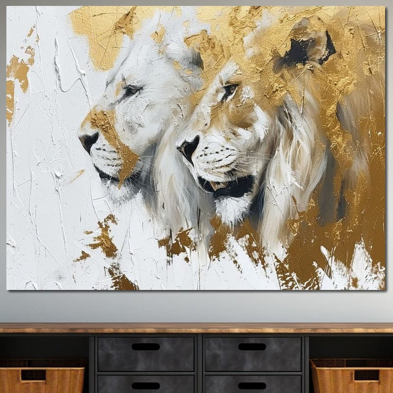 tablou canvas cu un leu si o leoaica pictati in accente aurii pe fundal deschis