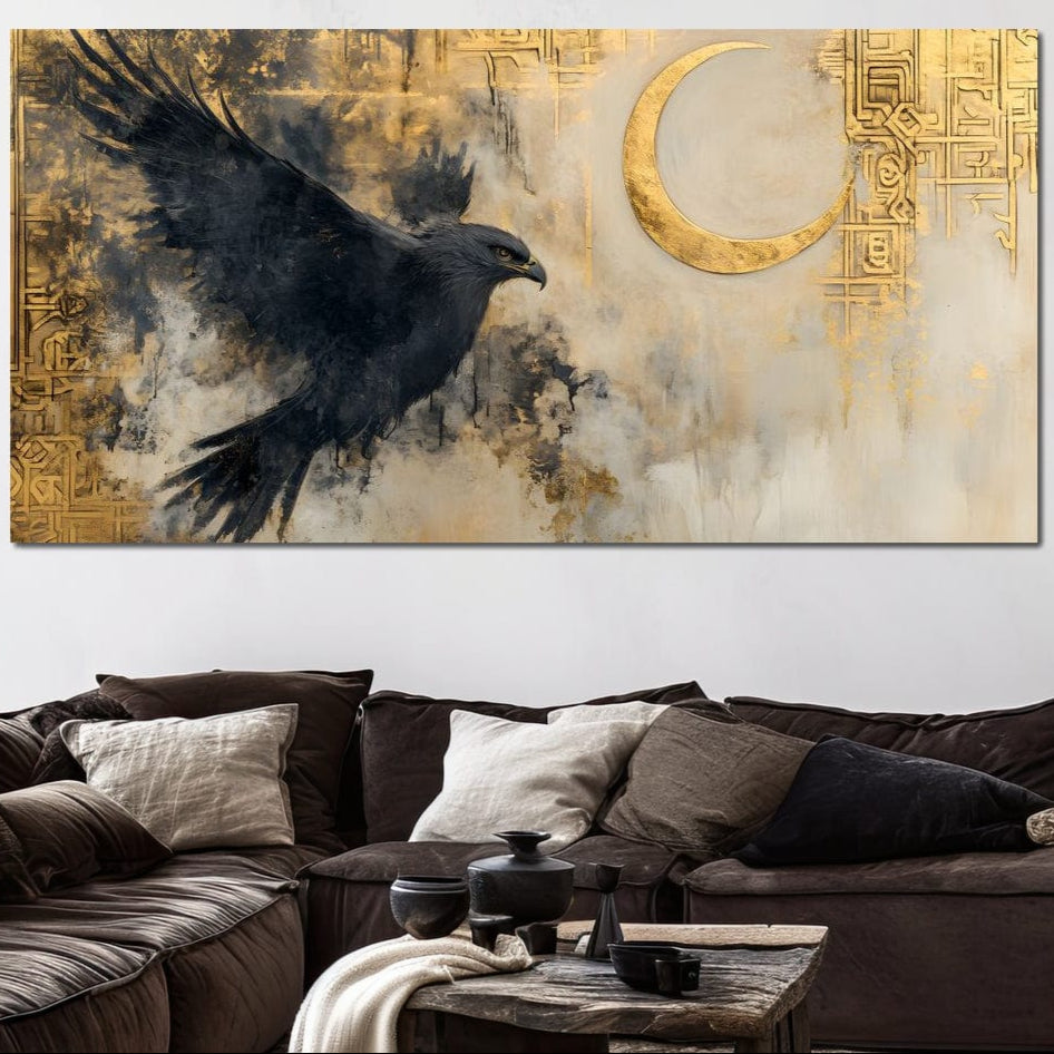 tablou canvas cu un vultur negru in zbor prin ceata, langa o Semiluna, pe fundal abstract auriu