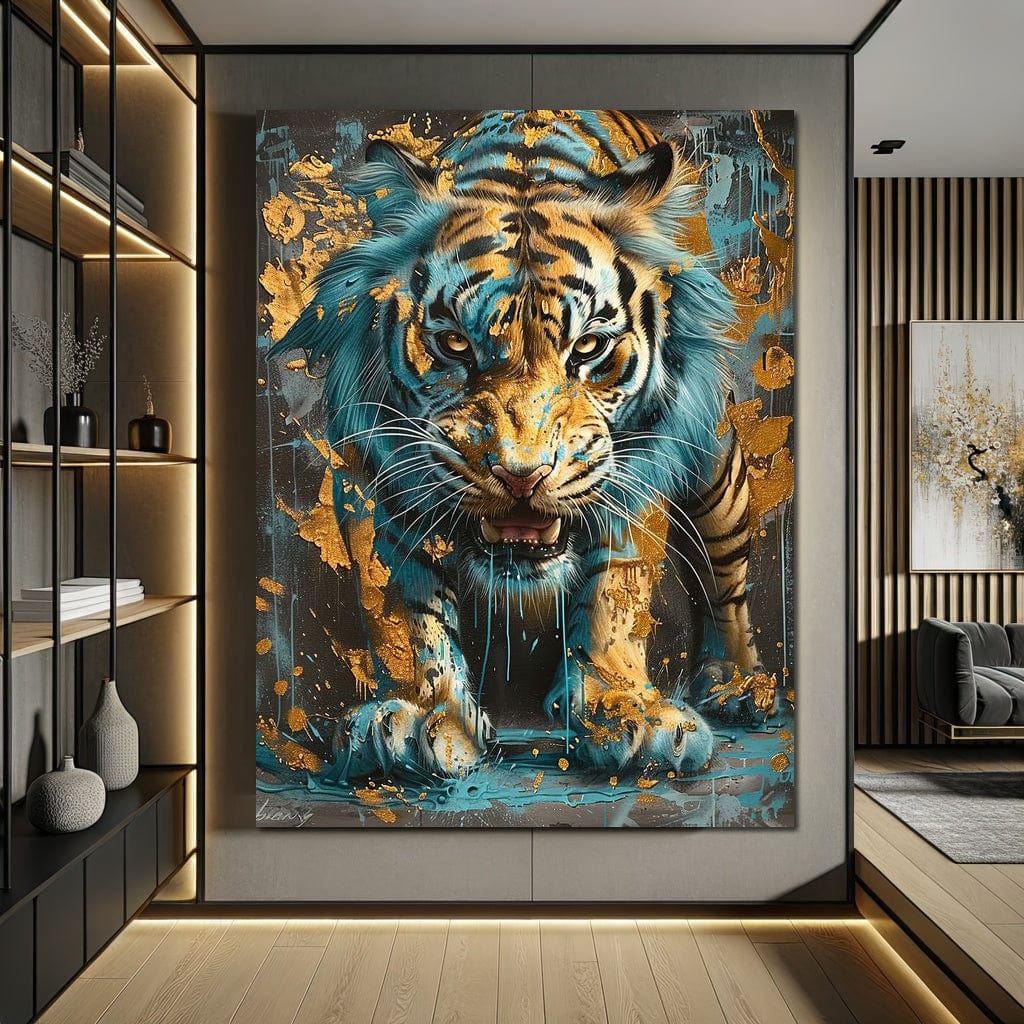 tablou canvas cu un tigru fioros pictat in nuante calde, pe fundal abstract cu accente aurii si albastru-turcoaz