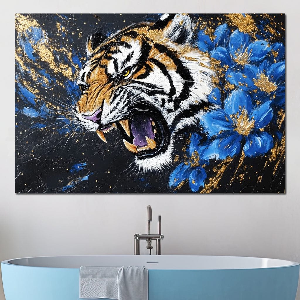 tablou canvas cu un tigru fioros, inconjurat de flori albastre, pe fundal intunecat cu accente aurii si albastre