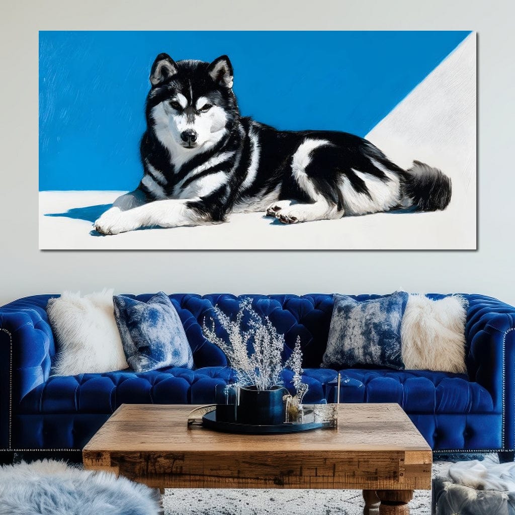 tablou canvas cu un caine husky alb si negru, stand relaxat, pictat pe fundal alb si albastru, cu accente moderne