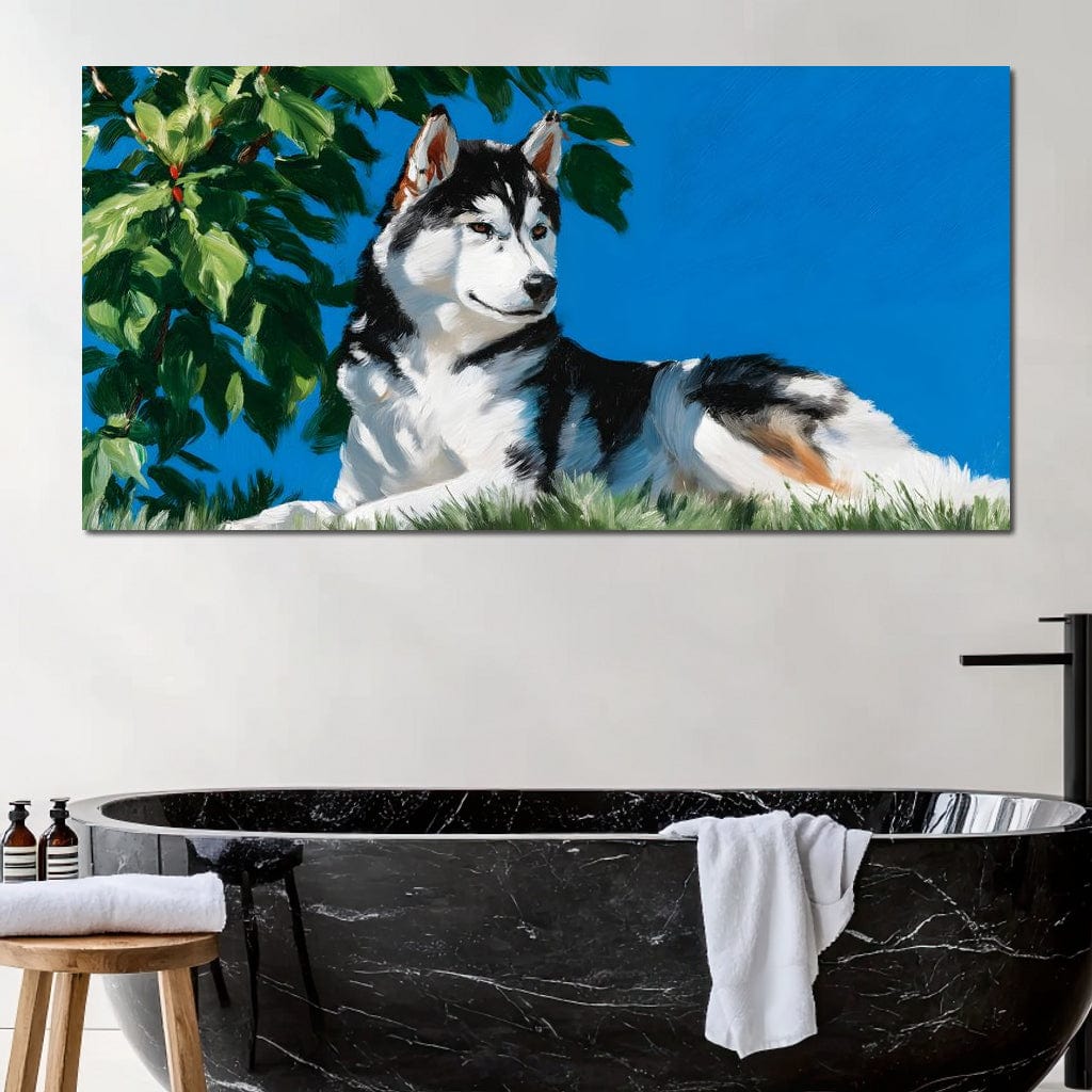 tablou canvas cu un caine husky sub o planta cu frunze mari si verzi, pe fundal cu cer senin