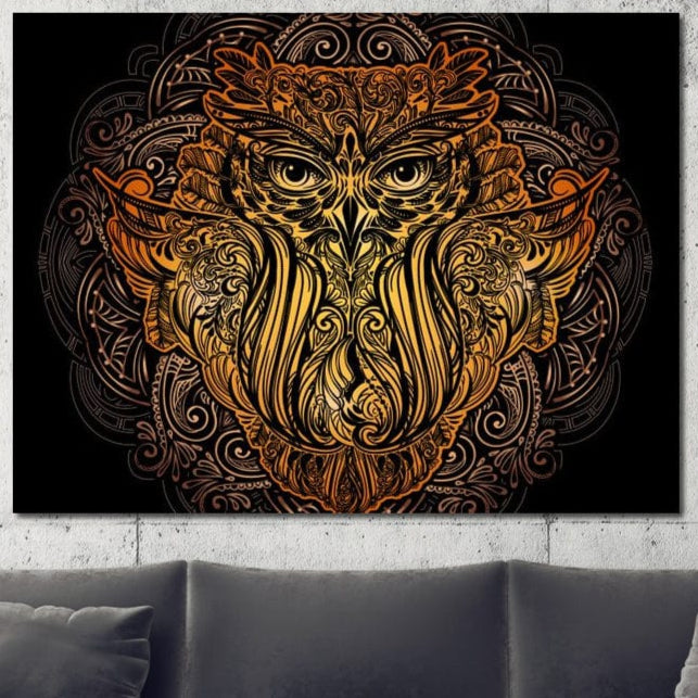 tablou canvas cu o bufnita ornamentala stil mandala, in tonuri aurii pe fundal negru