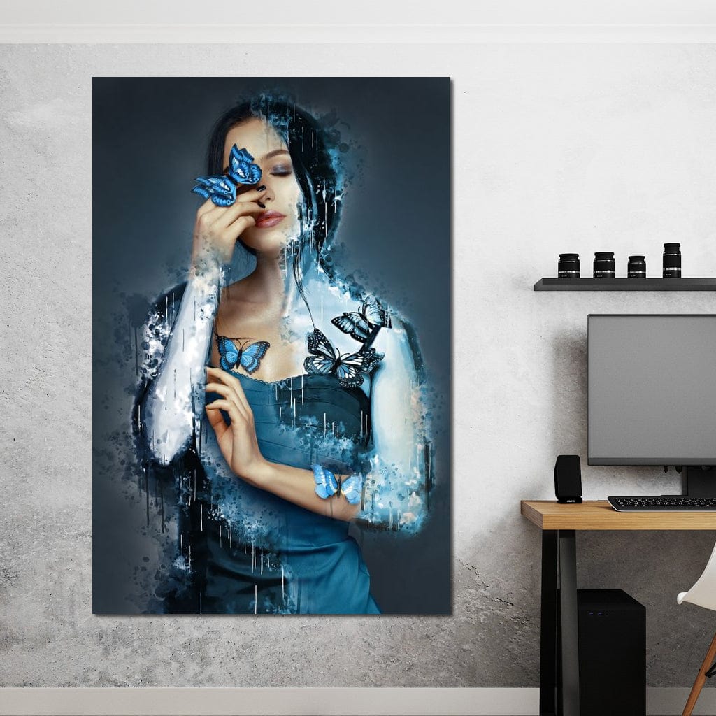 tablou canvas cu o femeie inconjurata de fluturi albastri, intr-o compozitie artistica in nuante reci