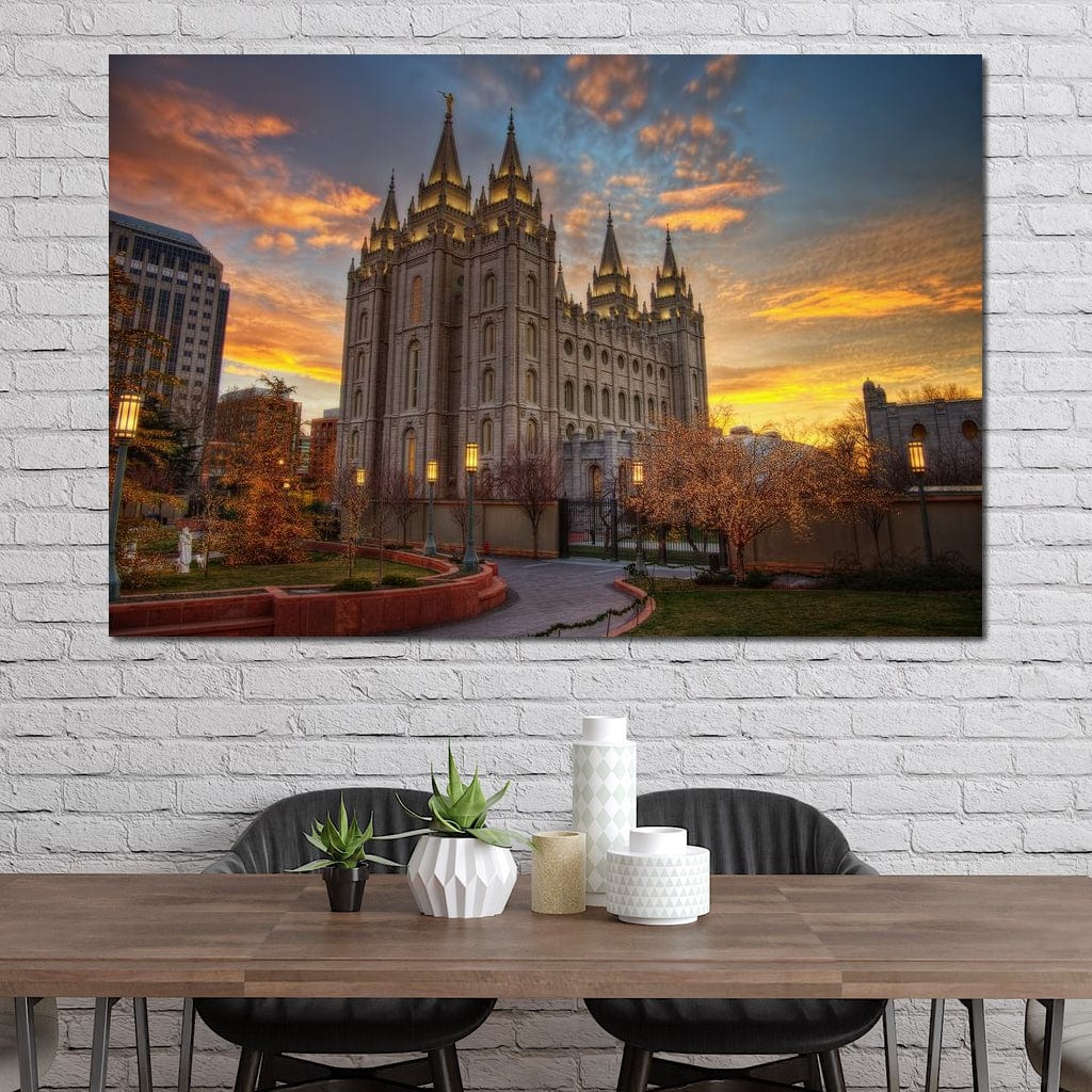 Tablou Canvas Premium LuxCanva® H1010, Templul sub Cerul Divin , Cer, Divin, Catedrala, Refugiu, Lumina, Credinta, Rugaciune, Apus, Pace, Living