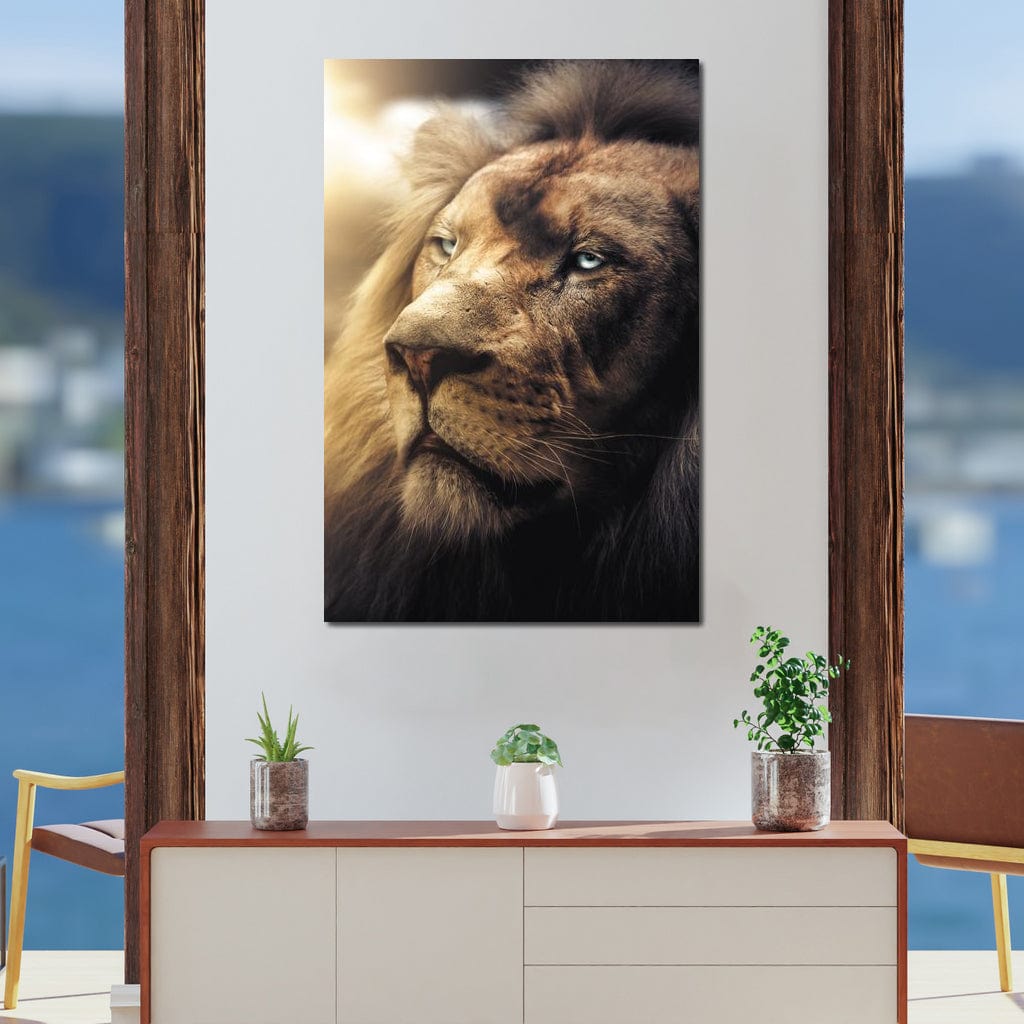 tablou canvas cu portretul unui leu cu ochi albastri, pe fundal luminat