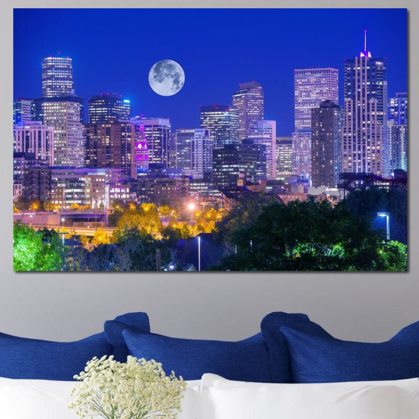 Tablou Canvas Premium, LuxCanva® O1062, Sub Stralucirea Astrala, Luna, Plina, Feerie, Magie, Nocturn, Denver, Poezie, Mister, Vis, Serenitate, Metropola, Albastru, Cosmic, Birou, Living, Dormitor