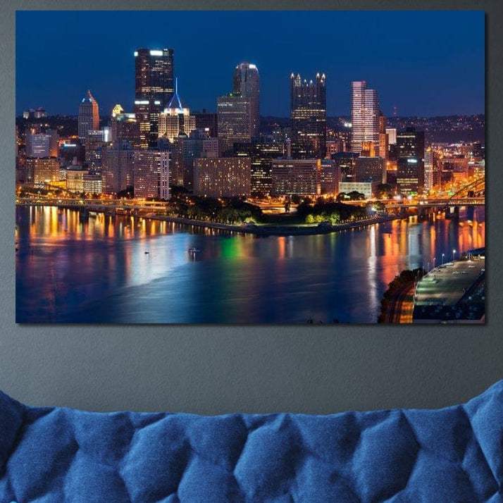 Tablou Canvas Premium, LuxCanva® O1032, Fluviul Tacut, Oras, Rau, Electrizant, Revarsare, Cladiri, Vraja, Albastru, Lumina, Noapte, Freamat, Invizibil, Lume, Pod, Sticla, Birou, Living, Dormitor