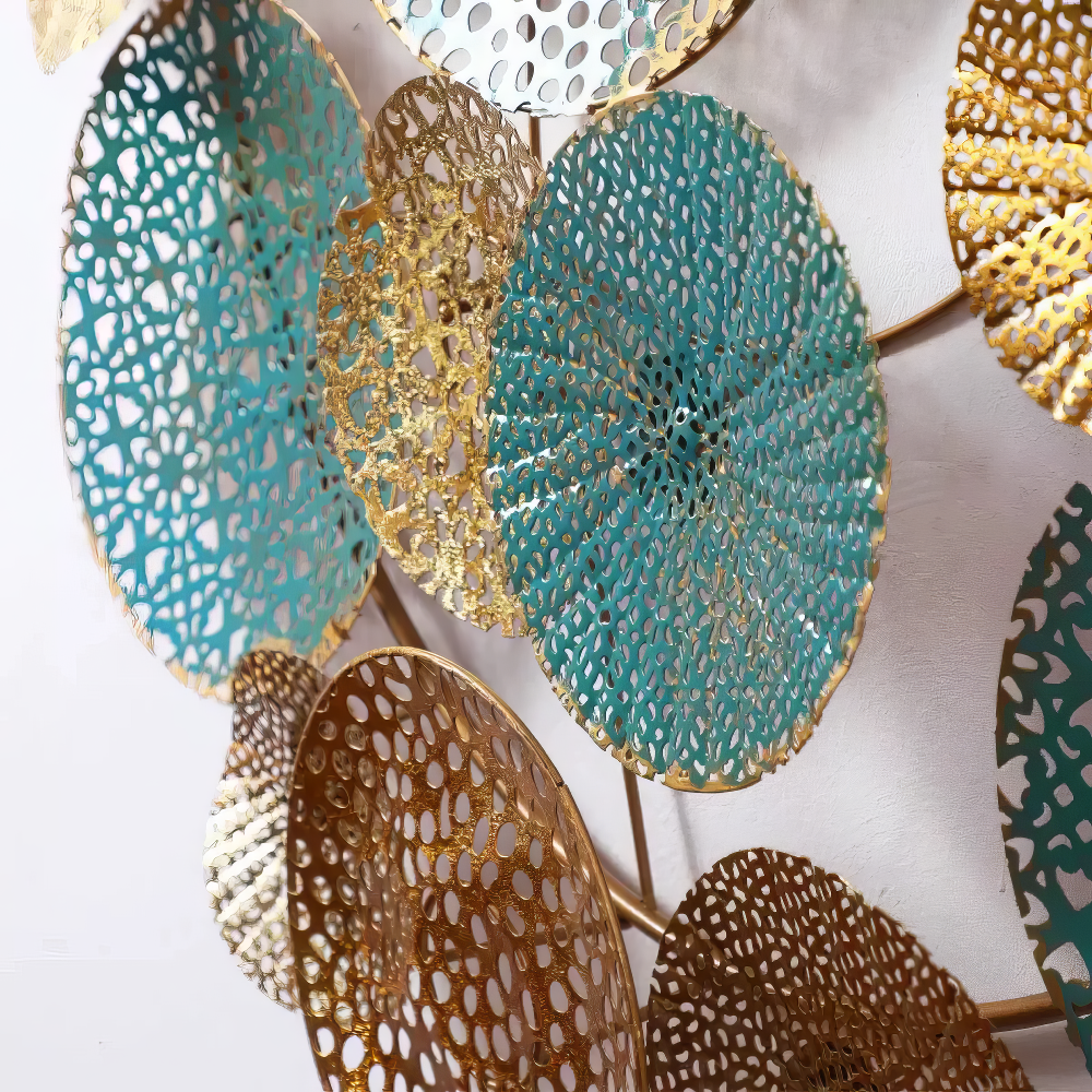 Decoratiune Metalica de Perete LuxCanva® OpalCircles A0921, din Metal, Rotunda, Auriu, Verde, Dimensiune Mare 84 × 73 x 3 cm