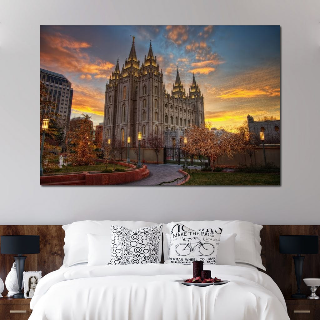 Tablou Canvas Premium LuxCanva® H1010, Templul sub Cerul Divin , Cer, Divin, Catedrala, Refugiu, Lumina, Credinta, Rugaciune, Apus, Pace, Living