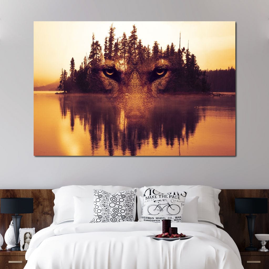 tablou canvas cu privirea unui lup redata in imaginea unei paduri pe o insula, la apus de soare reflectat in lac