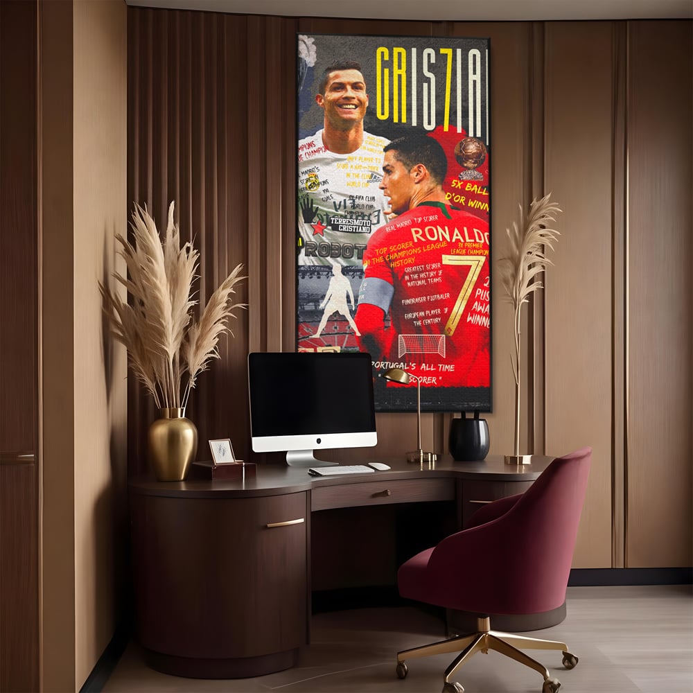 Tablou canvas cu tablou canvas cu cristiano ronaldo, in rama de aluminiu negru, pe perete intr-un birou