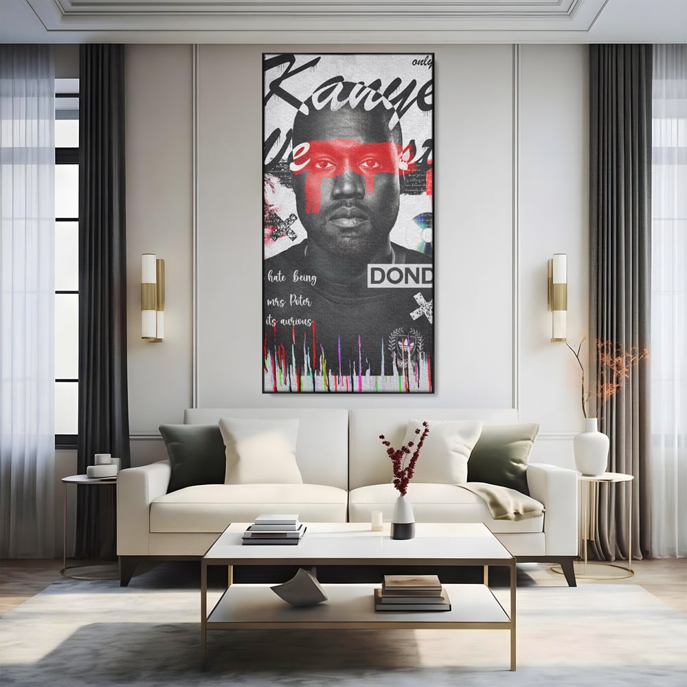 Tablou canvas cu tablou canvas cu portretul stilizat al lui kanye west, in rama de aluminiu negru, pe perete intr-un living