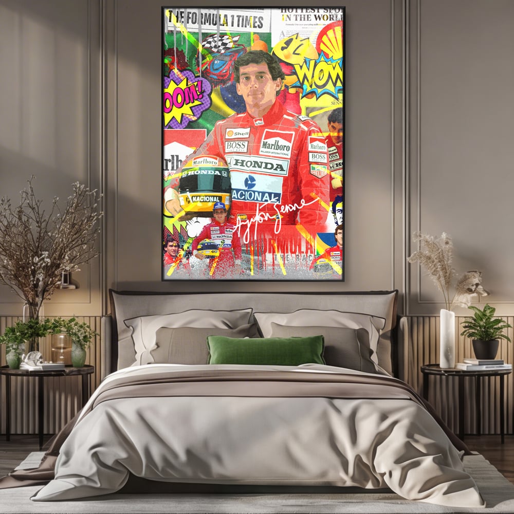 Tablou canvas cu tablou canvas cu pilotul ayrton senna, in rama de aluminiu negru, pe perete intr-un dormitor