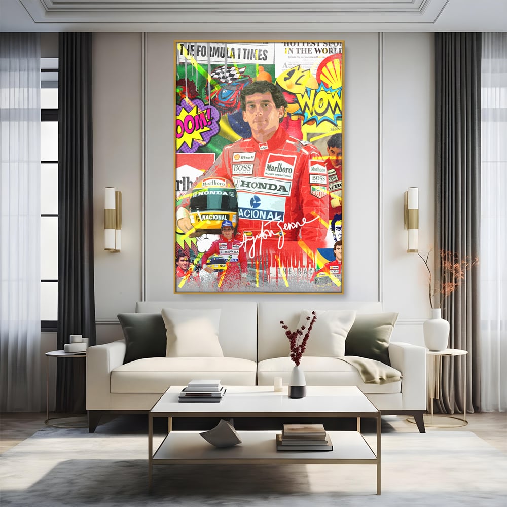 Tablou canvas cu tablou canvas cu pilotul ayrton senna, in rama de aluminiu auriu, pe perete intr-un living