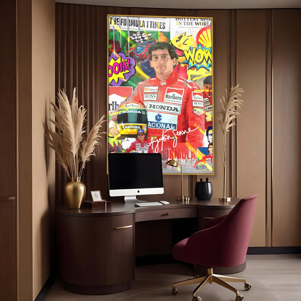 Tablou canvas cu tablou canvas cu pilotul ayrton senna, in rama de aluminiu auriu, pe perete intr-un birou
