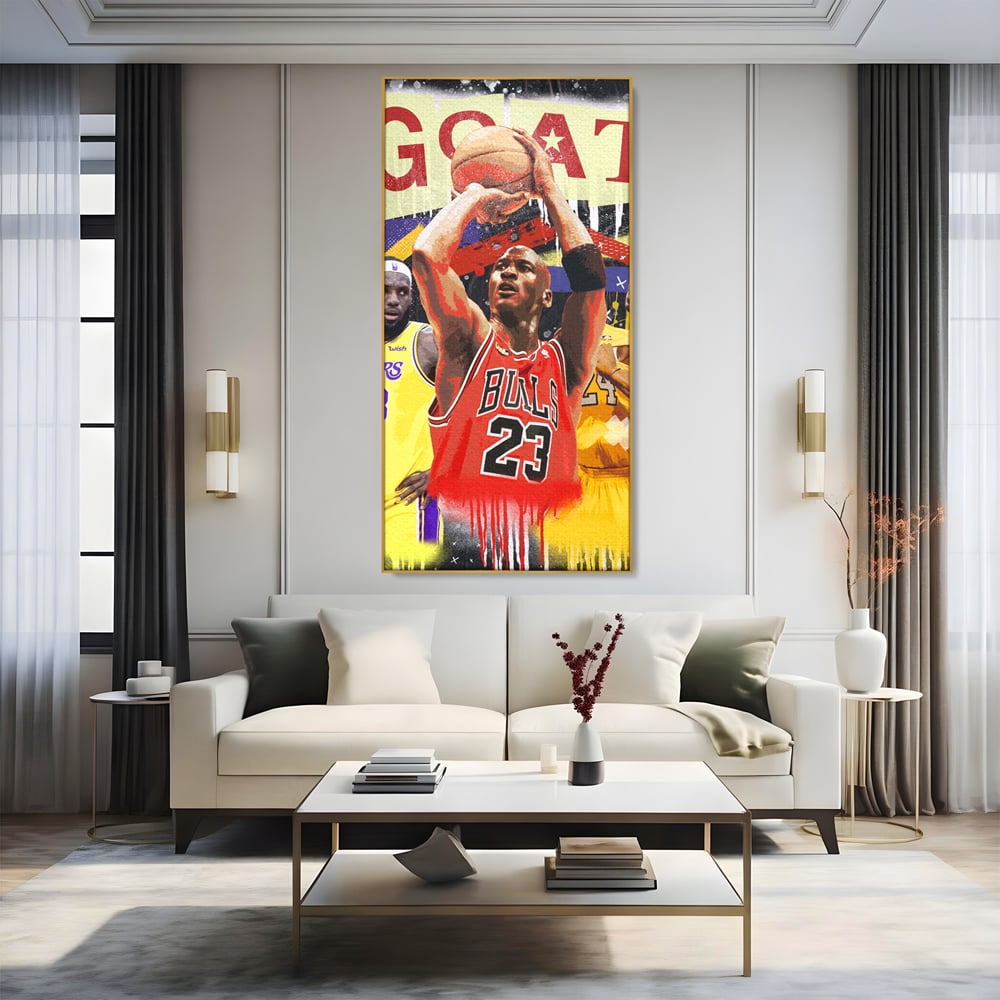 Tablou canvas cu tablou canvas cu michael jordan in actiune, in rama de aluminiu auriu, pe perete intr-un living
