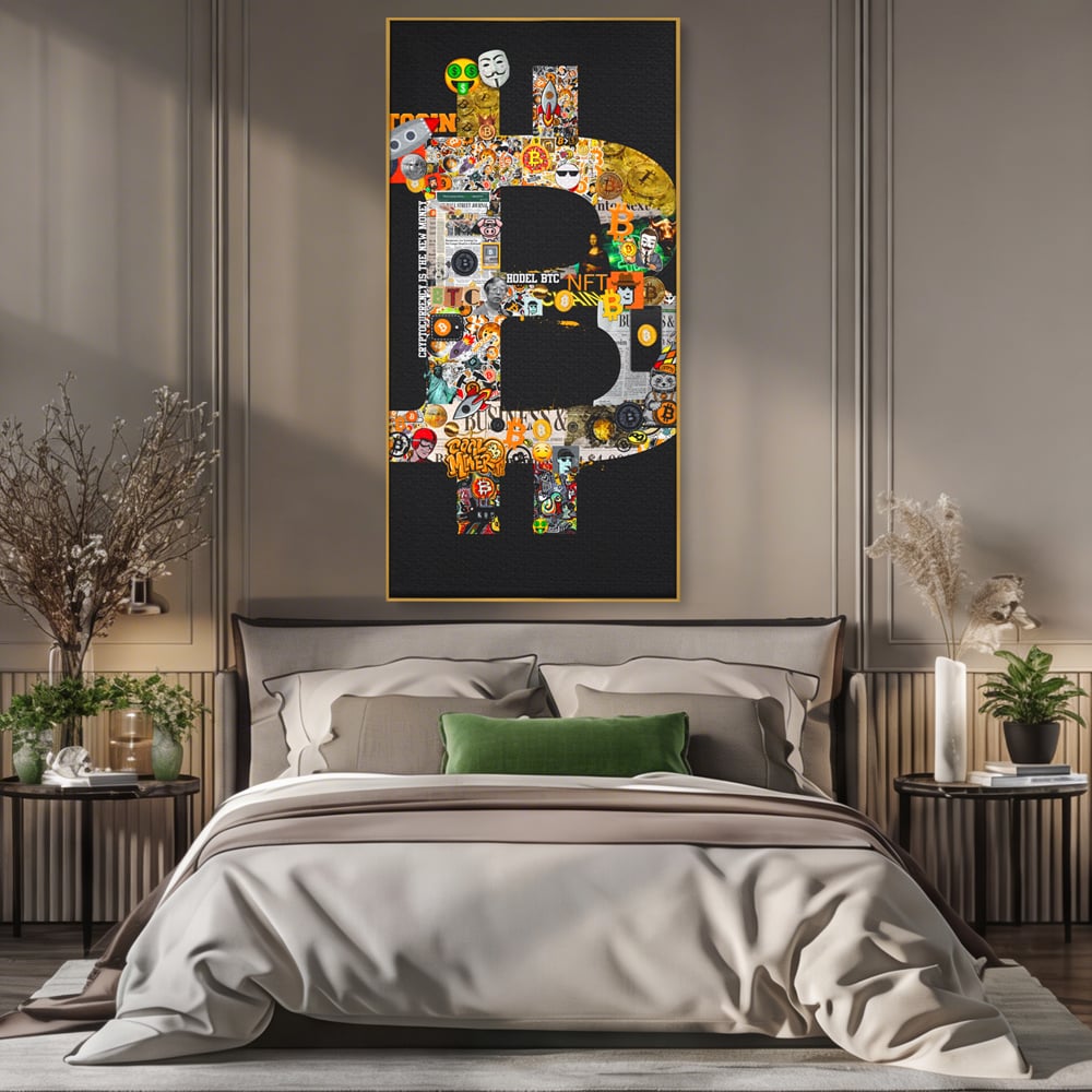 Tablou canvas cu tablou canvas cu simbolul bitcoin din colaje, in rama de aluminiu auriu, pe perete intr-un dormitor