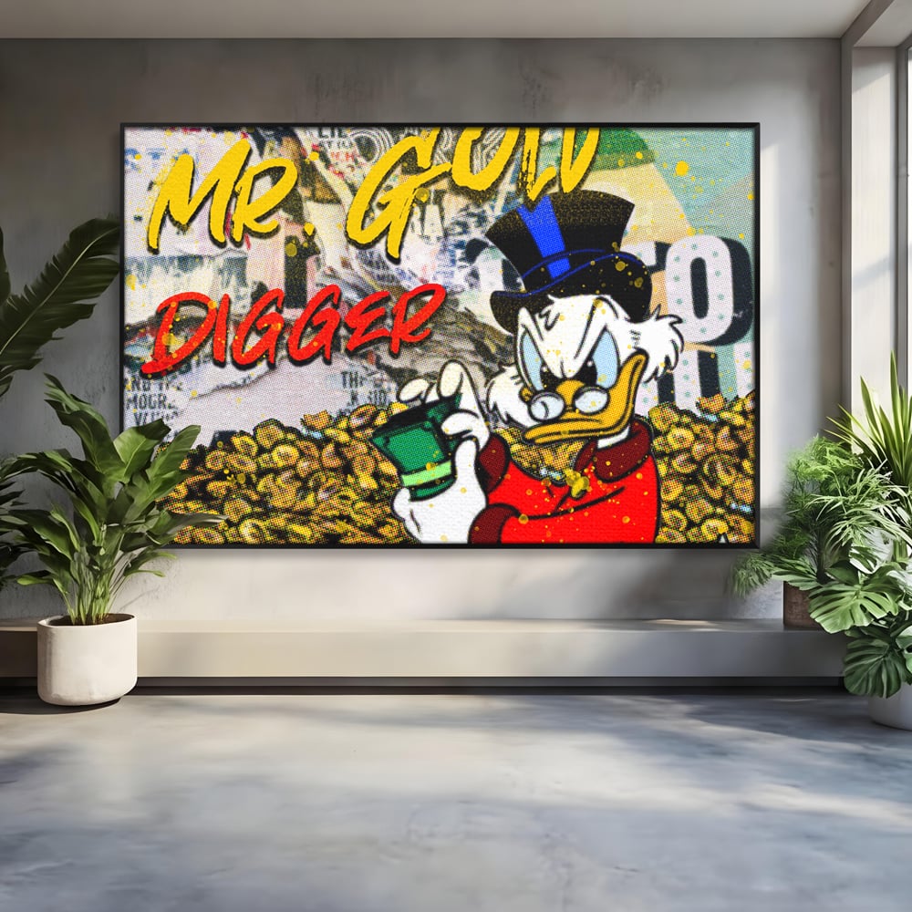 Tablou canvas cu tablou canvas cu scrooge mcduck si bani, in rama de aluminiu negru