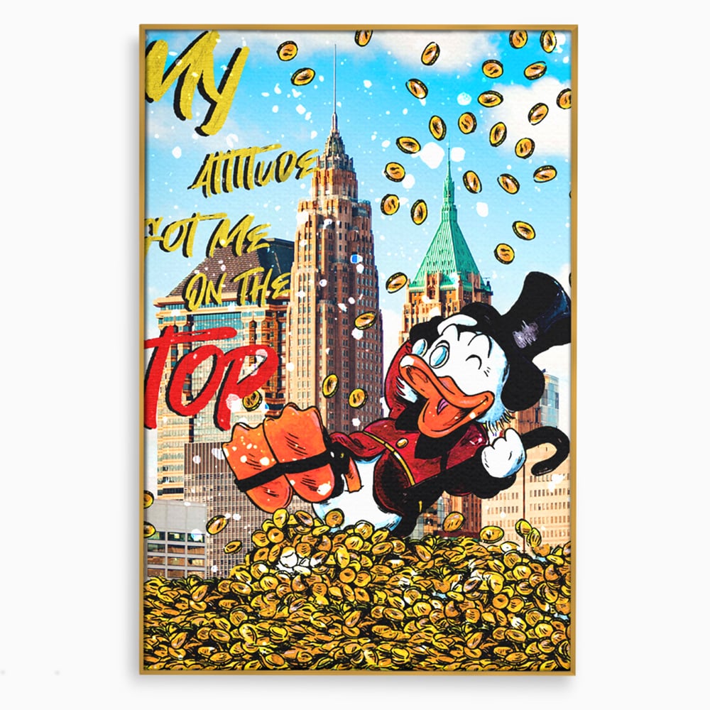 Tablou canvas cu tablou canvas cu scrooge mcduck pe munte de bani, in rama de aluminiu auriu