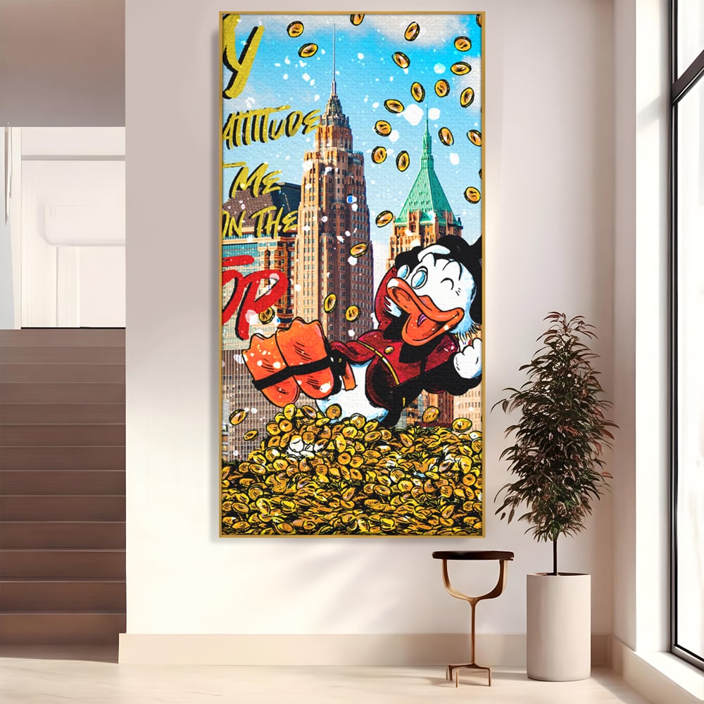Tablou canvas cu tablou canvas cu scrooge mcduck pe munte de bani, in rama de aluminiu auriu