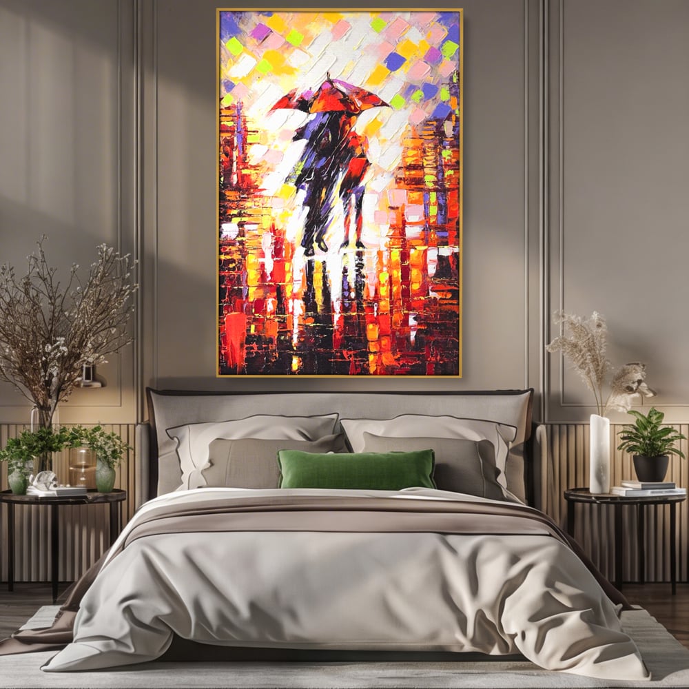 Tablou canvas cu tablou canvas cu cuplu sub umbrela, in rama de aluminiu auriu, pe perete intr-un dormitor
