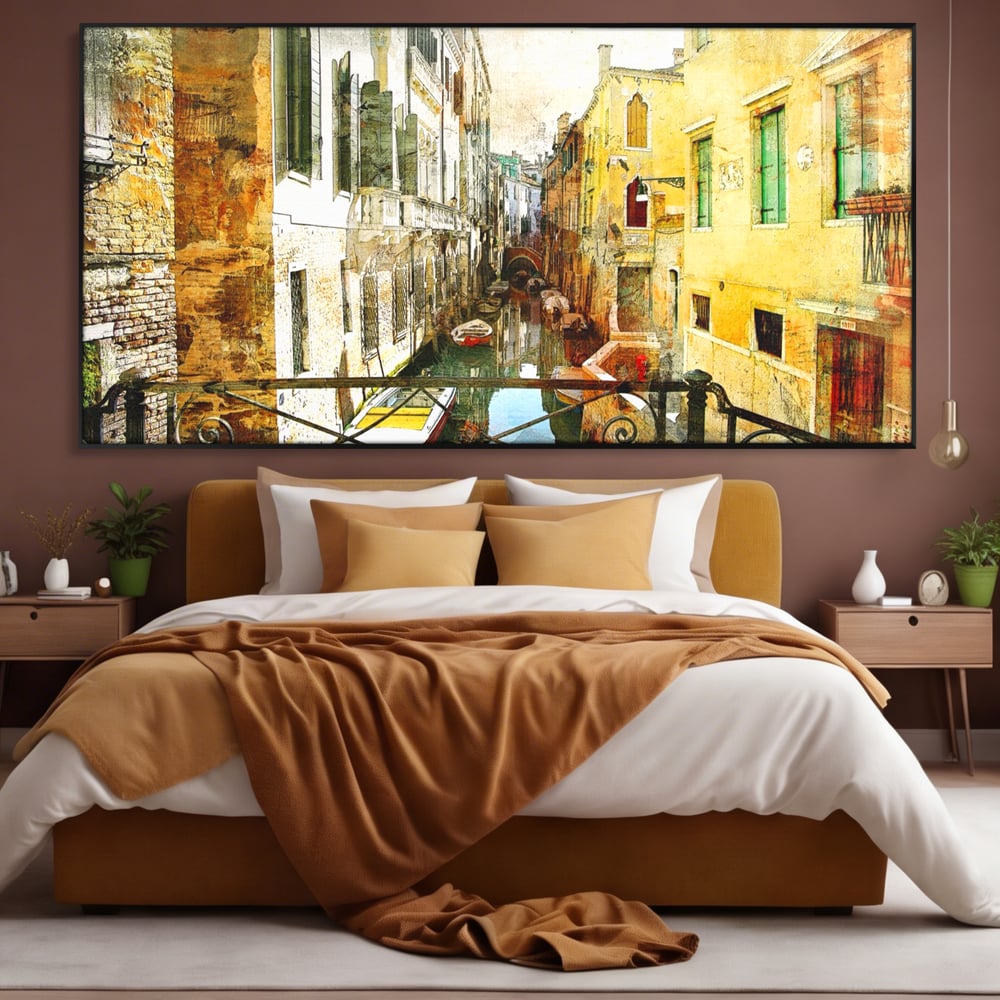 Tablou canvas cu tablou canvas cu peisaj venetian, in rama de aluminiu negru, pe perete intr-un dormitor