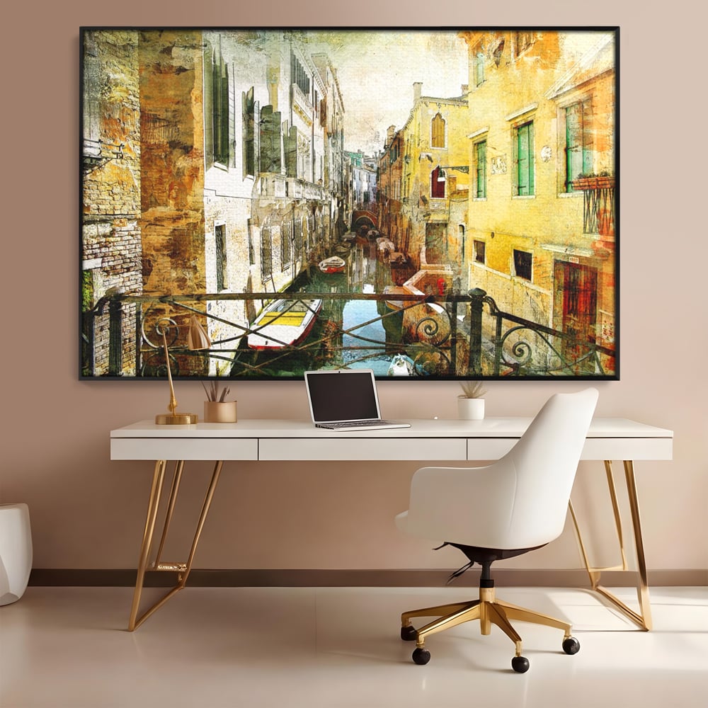 Tablou canvas cu tablou canvas cu peisaj venetian, in rama de aluminiu negru, pe perete intr-un birou