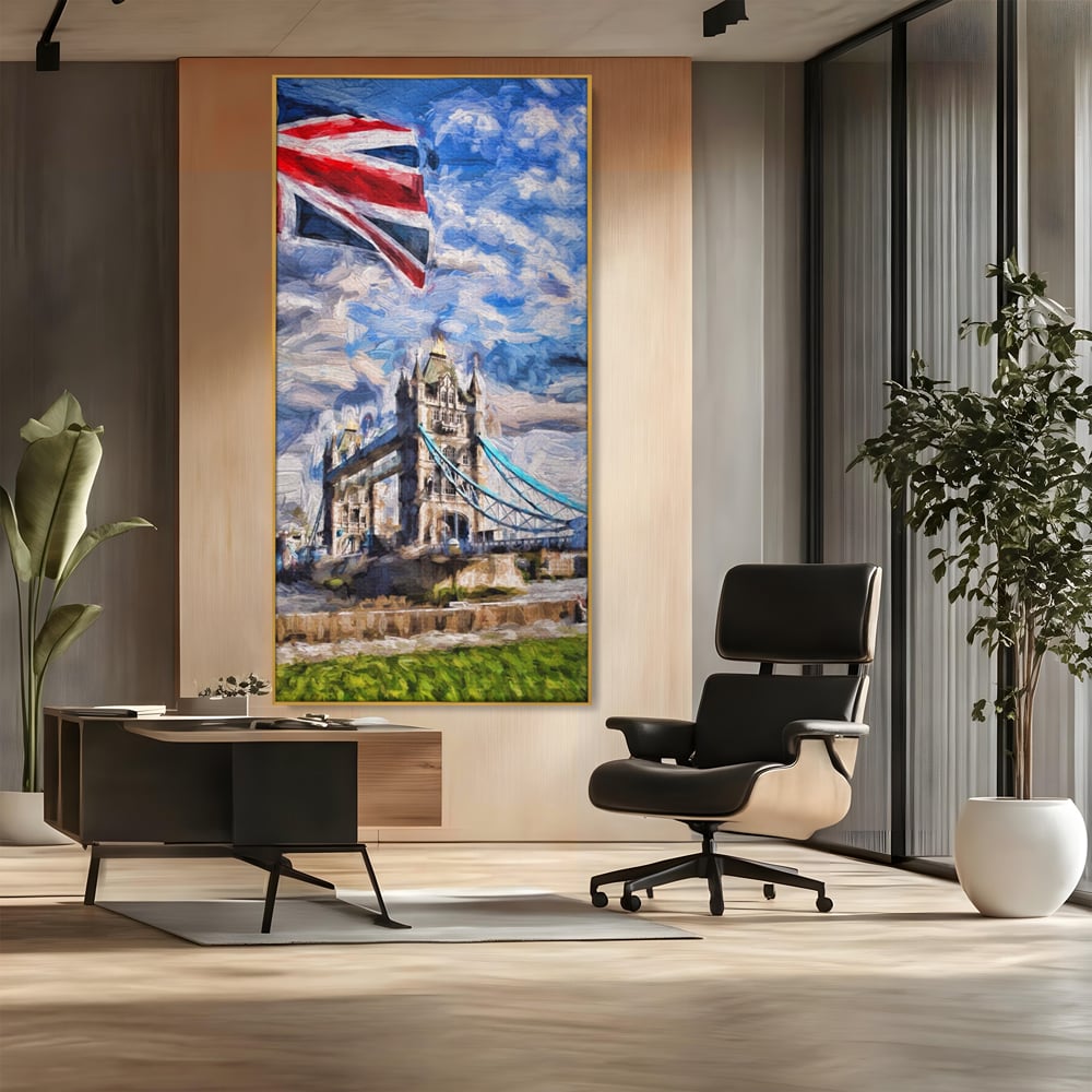 Tablou canvas cu tablou canvas cu tower bridge si steagul marii britanii, in rama de aluminiu auriu, pe perete intr-un birou