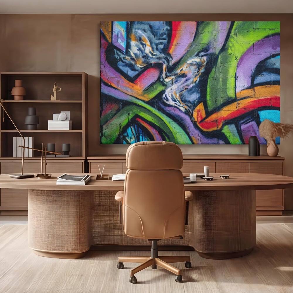 Tablou canvas cu tablou canvas cu graffiti abstract colorat, fara rama, pe sasiu de lemn, pe perete intr-un birou