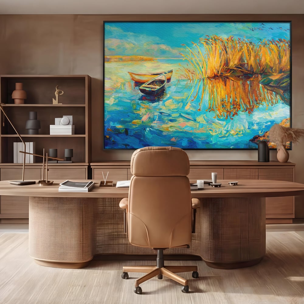 Tablou canvas peisaj cu barci pe lac, turcoaz si auriu, in rama de aluminiu negru, pe perete intr-un birou