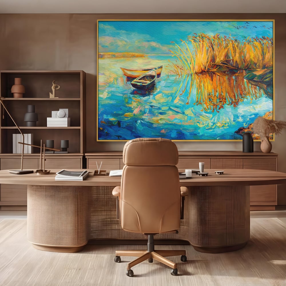 Tablou canvas peisaj cu barci pe lac, turcoaz si auriu, in rama de aluminiu auriu, pe perete intr-un birou