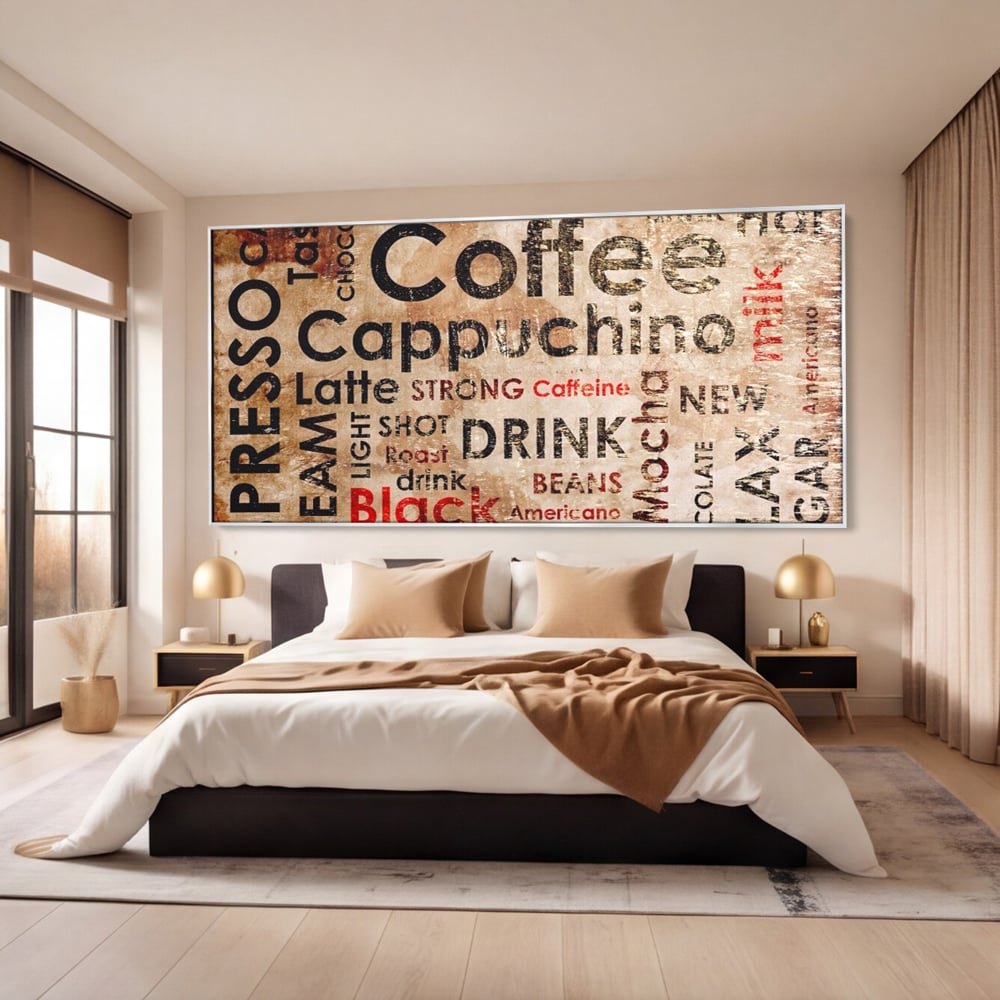 Tablou canvas cu tablou canvas tipografie cafea, in rama de aluminiu argintiu, pe perete intr-un dormitor