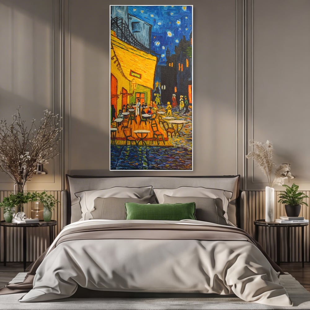Tablou canvas cu tablou canvas cu terasa unei cafenele noaptea, in rama de aluminiu argintiu, pe perete intr-un dormitor