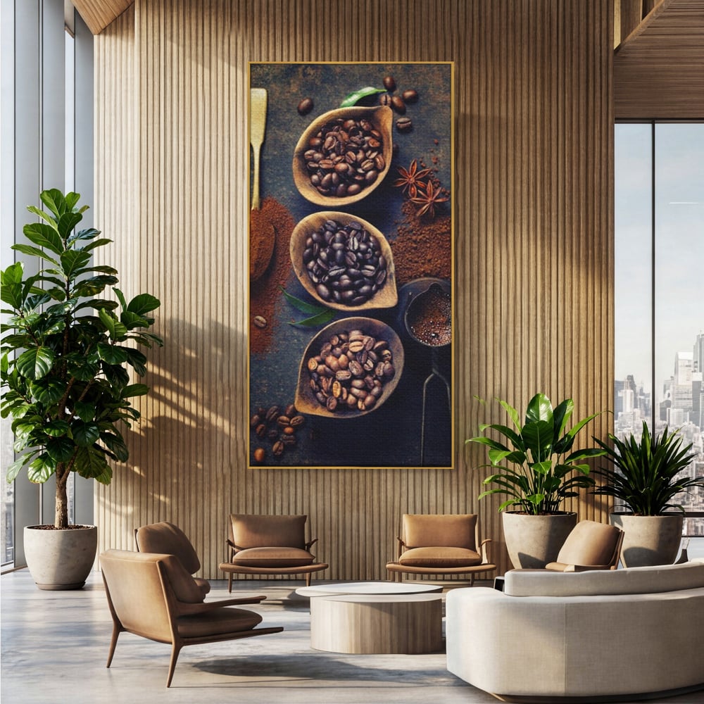 Tablou canvas cu tablou cu boabe de cafea in linguri de lemn, in rama de aluminiu auriu, pe perete intr-un birou