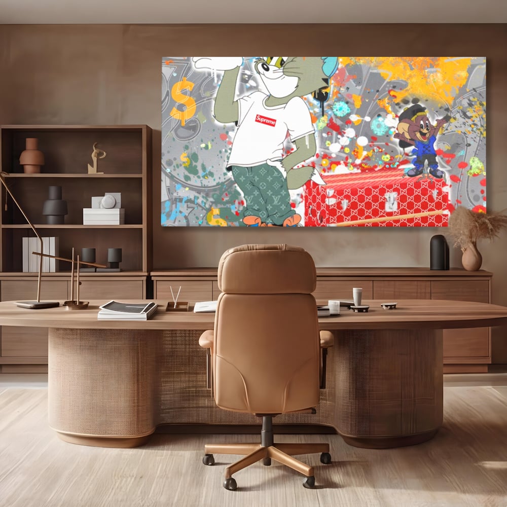 Tablou canvas cu tablou canvas cu tom si jerry, fara rama, pe sasiu de lemn, pe perete intr-un birou