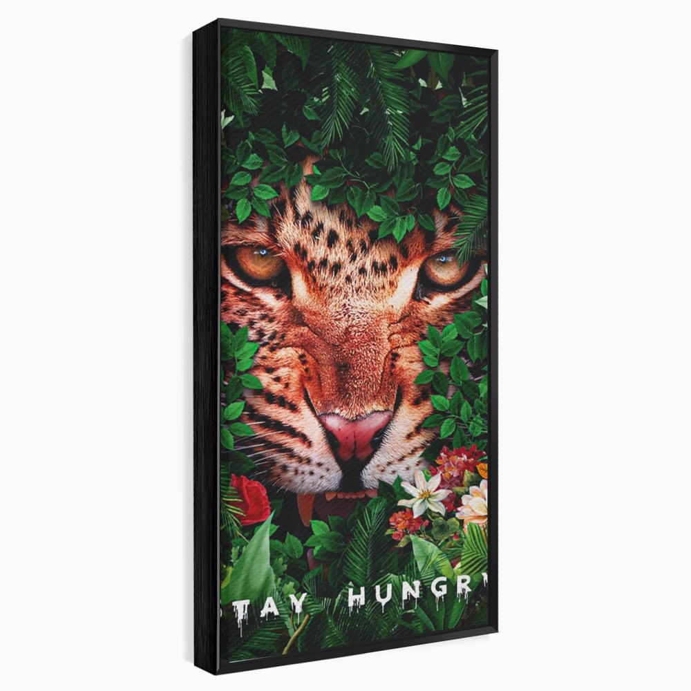 Tablou canvas cu ilustratie digitala portret tigru in jungla, in rama de aluminiu negru