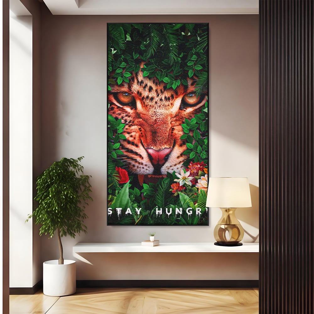 Tablou canvas cu ilustratie digitala portret tigru in jungla, in rama de aluminiu negru