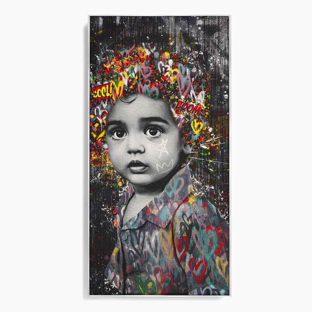 Tablou canvas cu tablou canvas cu portretul unui copil si graffiti, in rama de aluminiu argintiu