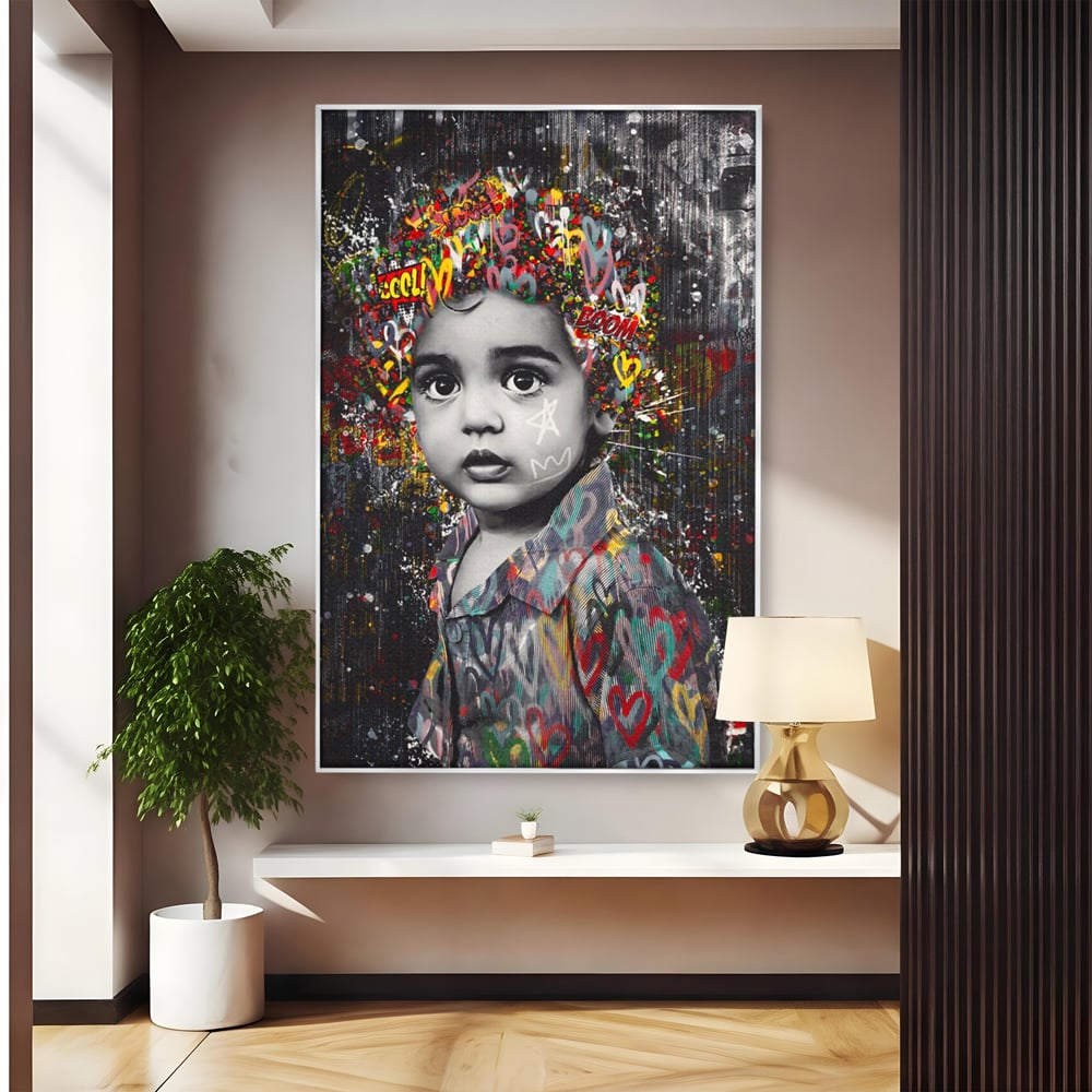Tablou canvas cu tablou canvas cu portretul unui copil si graffiti, in rama de aluminiu argintiu
