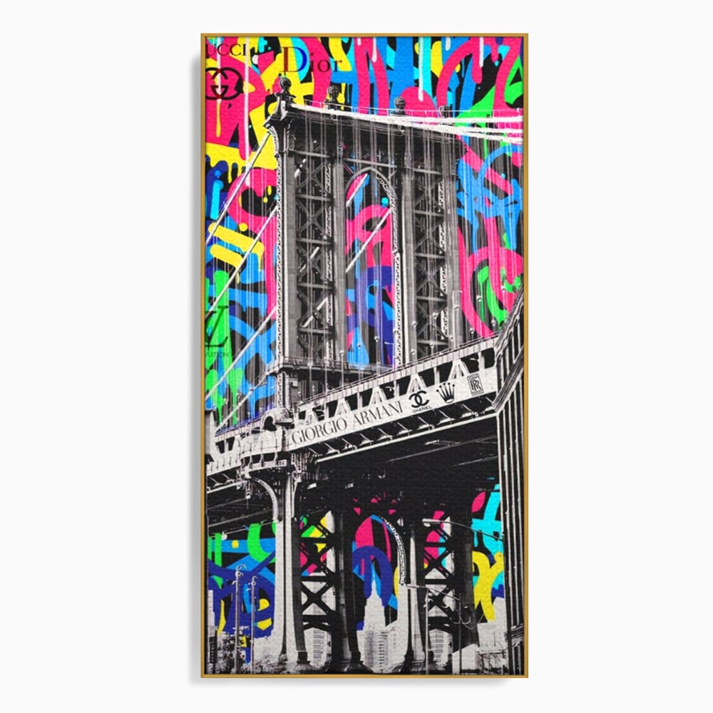 Tablou canvas cu tablou canvas cu pod si graffiti, in rama de aluminiu auriu