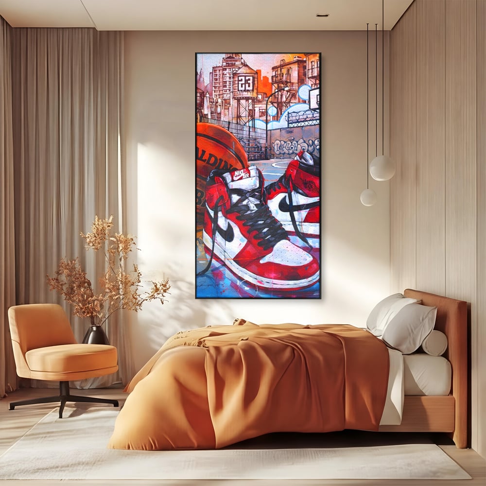 Tablou canvas cu tablou canvas cu adidasi si baschet, in rama de aluminiu negru, pe perete intr-un dormitor