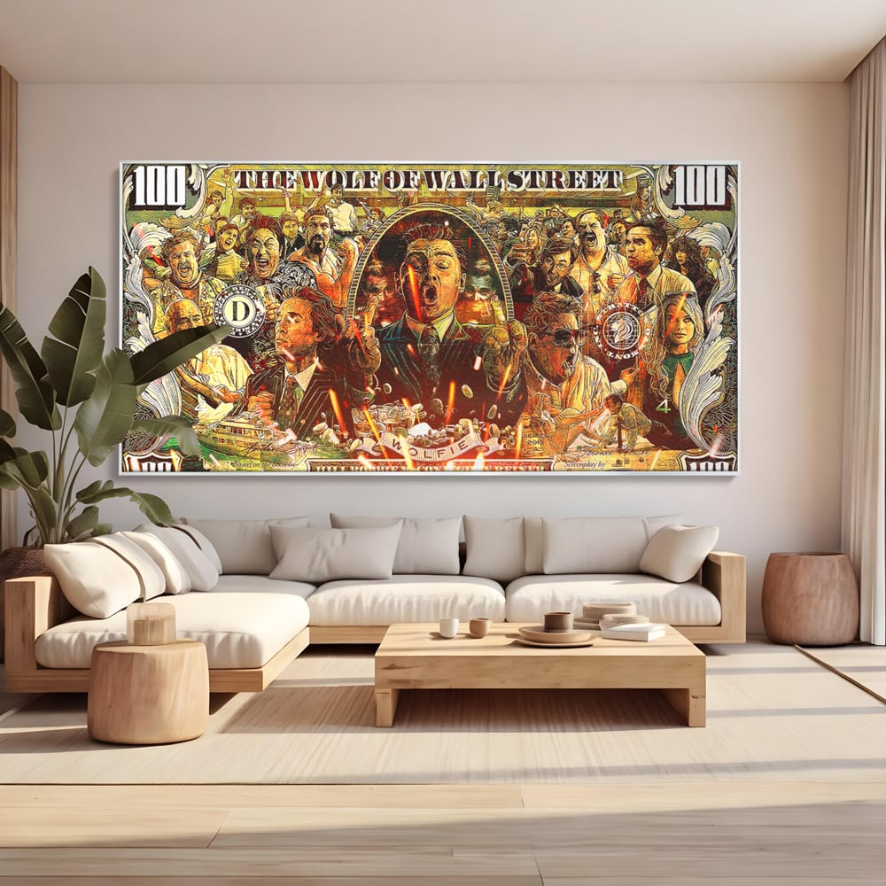 Tablou canvas cu tablou canvas cu celebrul film, in rama de aluminiu argintiu, pe perete intr-un living