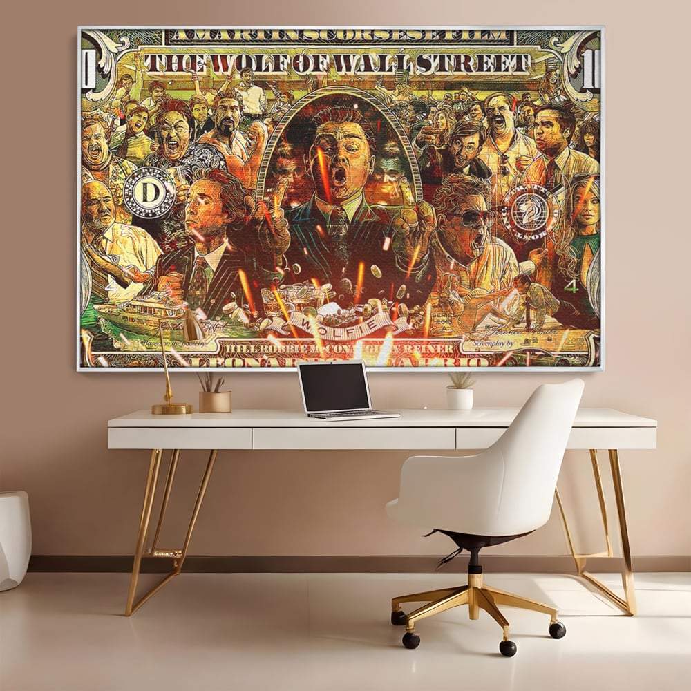Tablou canvas cu tablou canvas cu celebrul film, in rama de aluminiu argintiu, pe perete intr-un birou