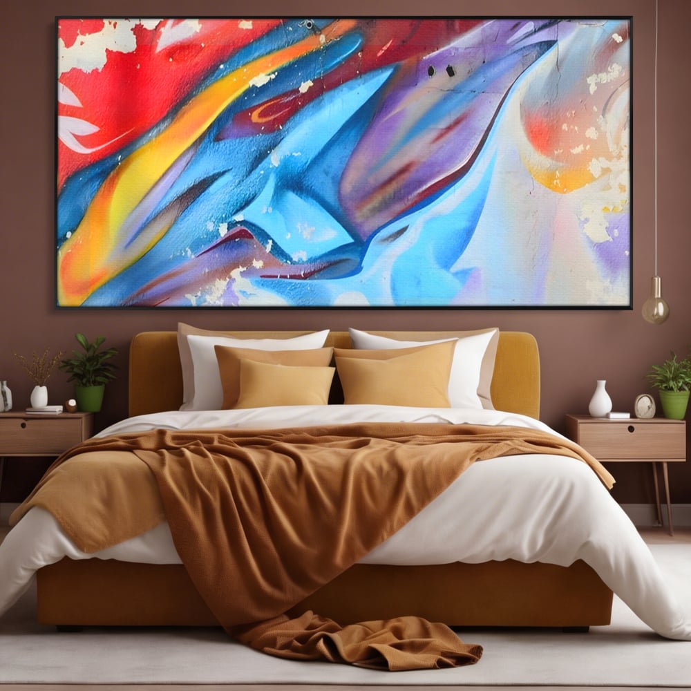 Tablou canvas cu pictura abstracta cu graffiti multicolor, in rama de aluminiu negru, pe perete intr-un dormitor