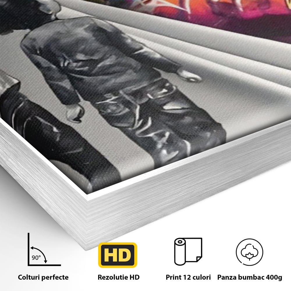 Detaliu al suprafetei: tablou canvas cu copii si perete grafitti, in rama de aluminiu argintiu