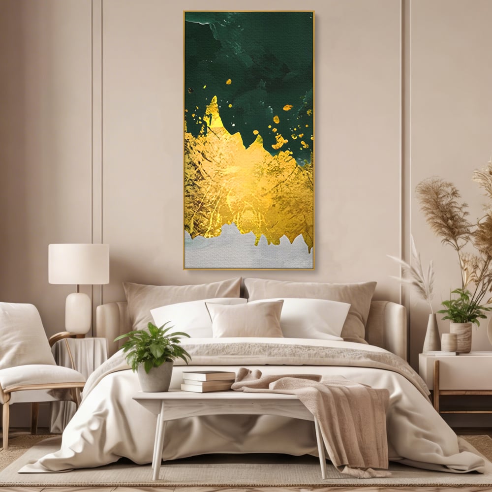 Tablou canvas cu tablou canvas abstract verde si auriu, in rama de aluminiu auriu, pe perete intr-un dormitor
