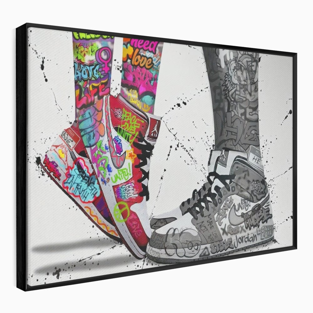 Tablou canvas cu tablou canvas cu adidasi graffiti si picioare, in rama de aluminiu negru