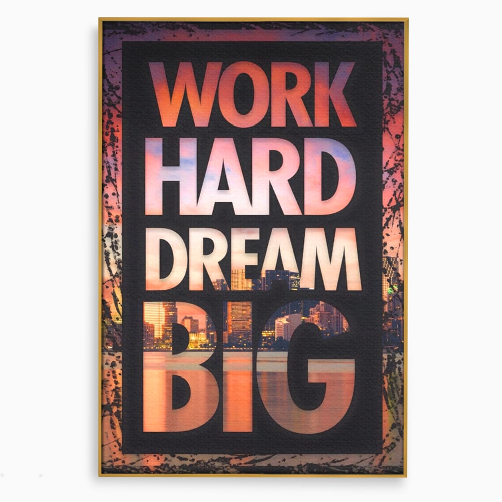Tablou canvas cu tablou motivational cu peisaj urban nocturn, in rama de aluminiu auriu