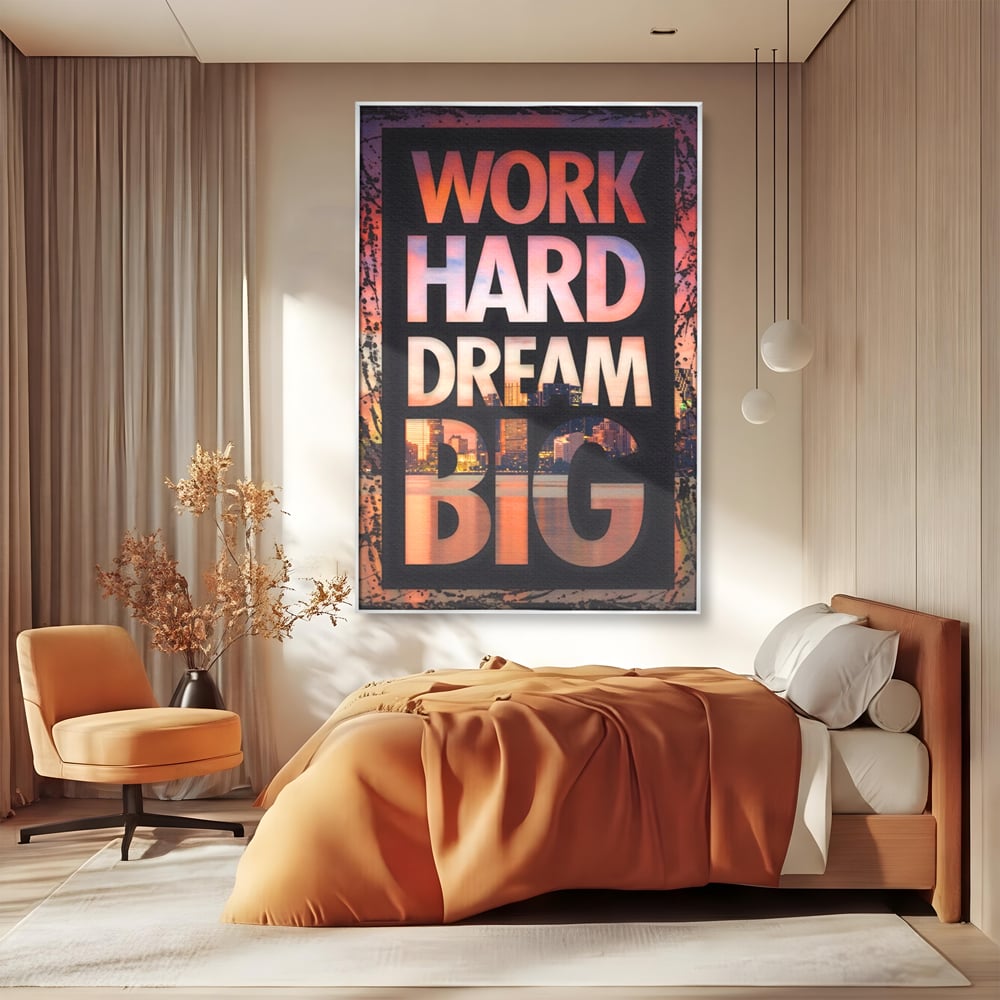 Tablou canvas cu tablou motivational cu peisaj urban nocturn, in rama de aluminiu argintiu, pe perete intr-un dormitor